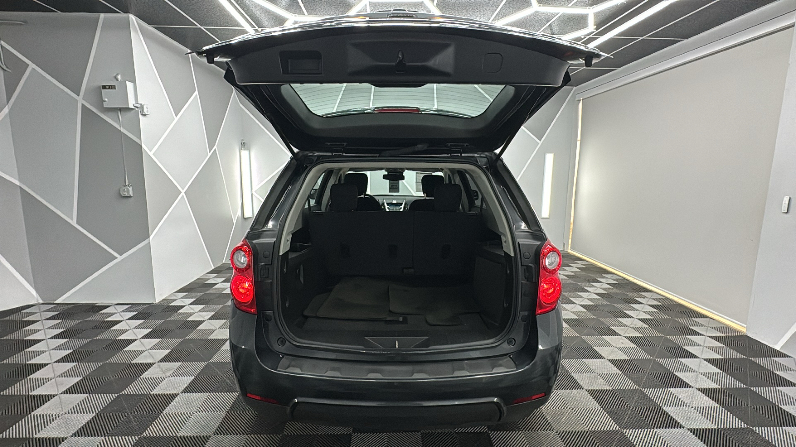 2013 Chevrolet Equinox LS Sport Utility 4D 19