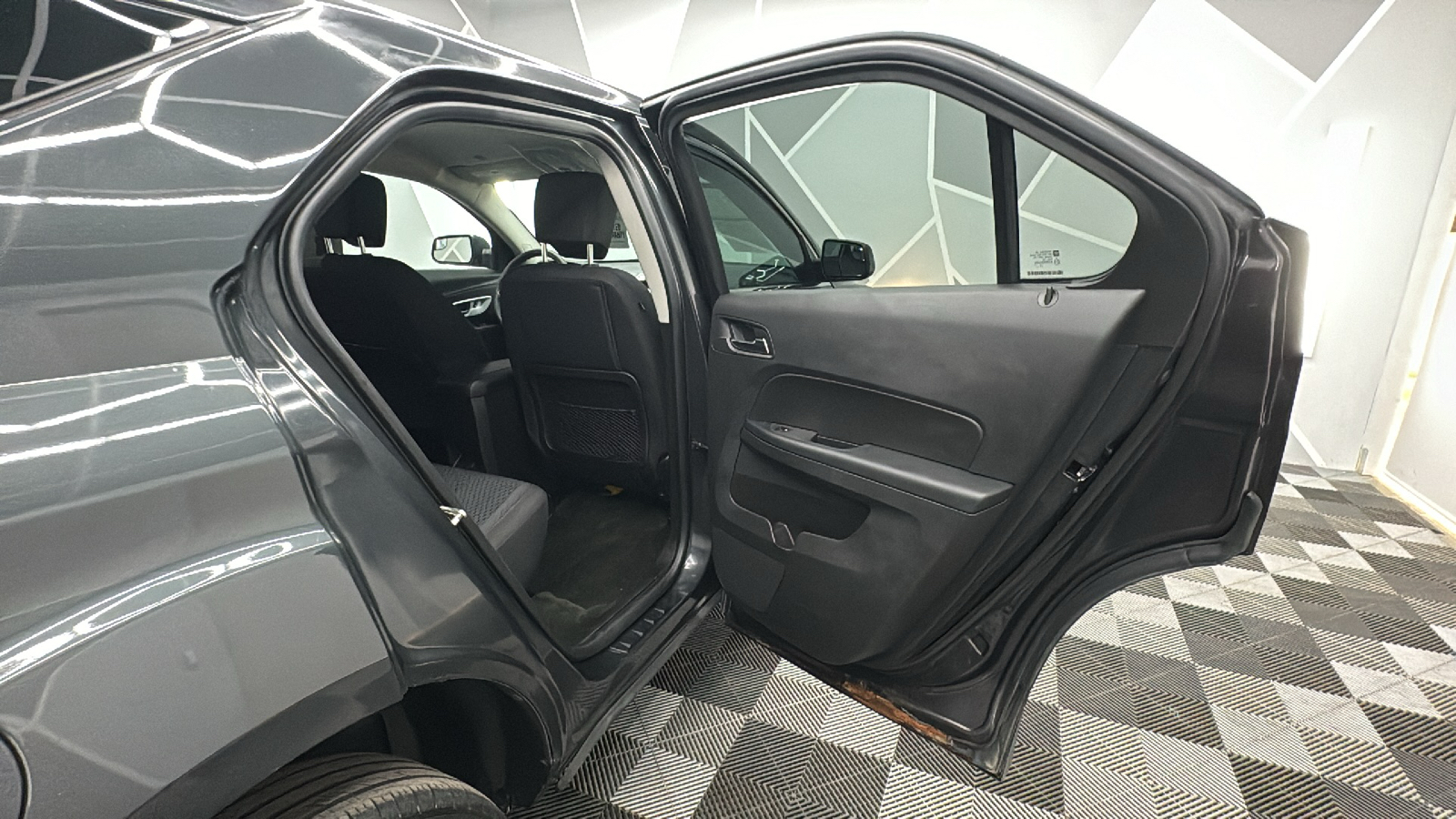 2013 Chevrolet Equinox LS Sport Utility 4D 22