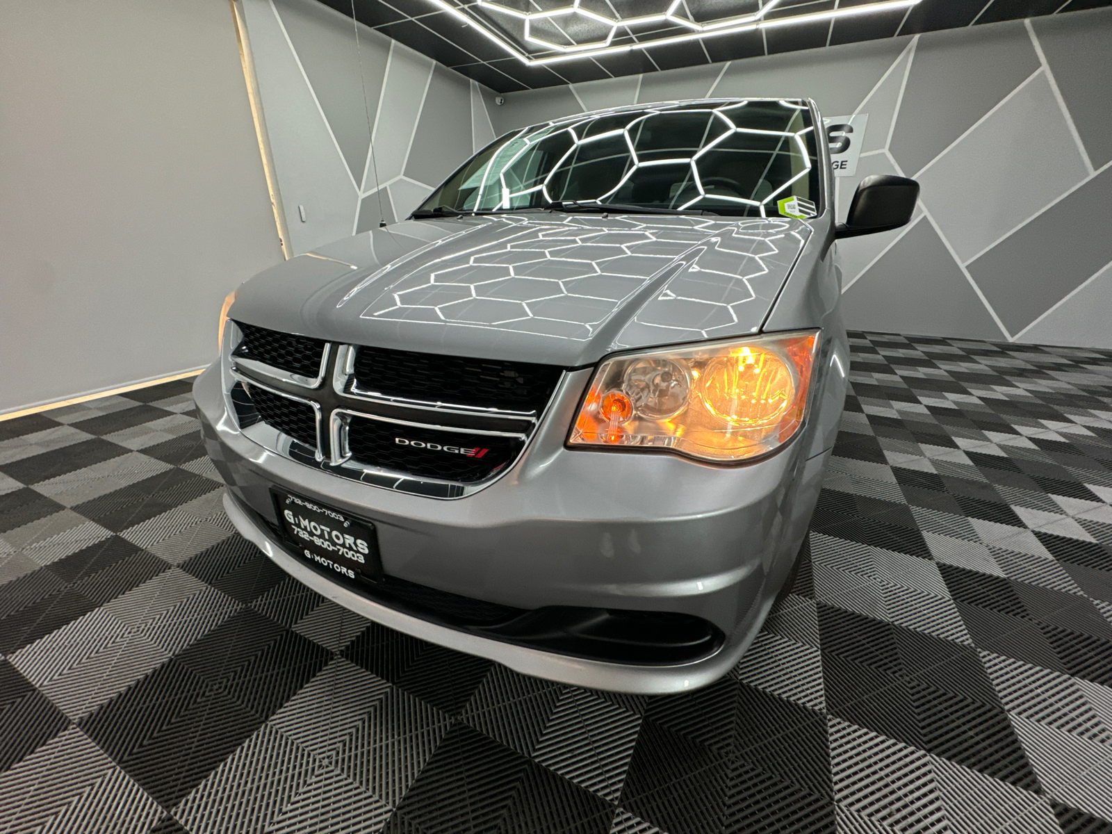 2014 Dodge Grand Caravan Passenger SE 30th Anniversary Minivan 4D 16