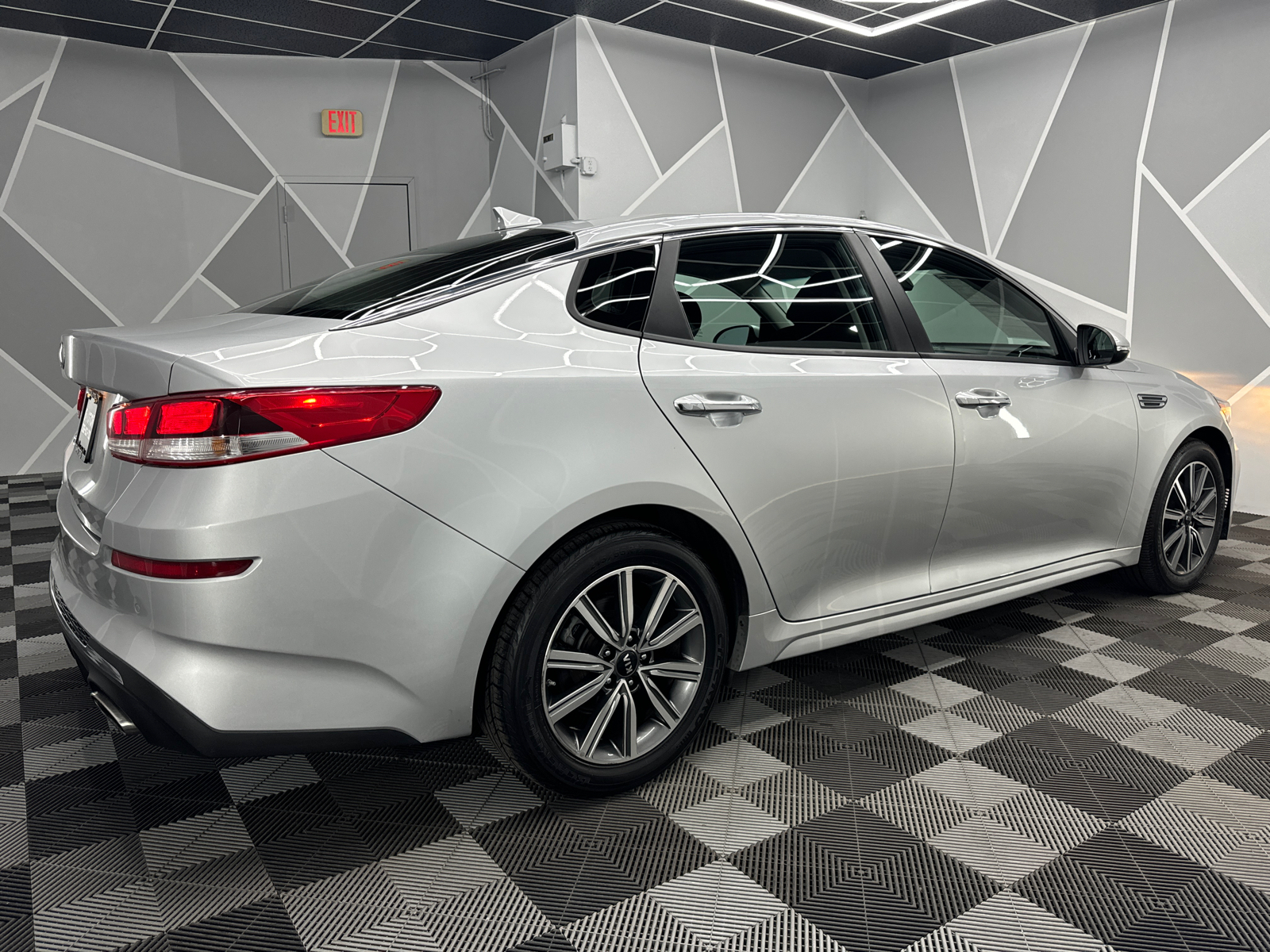 2019 Kia Optima LX Sedan 4D 10