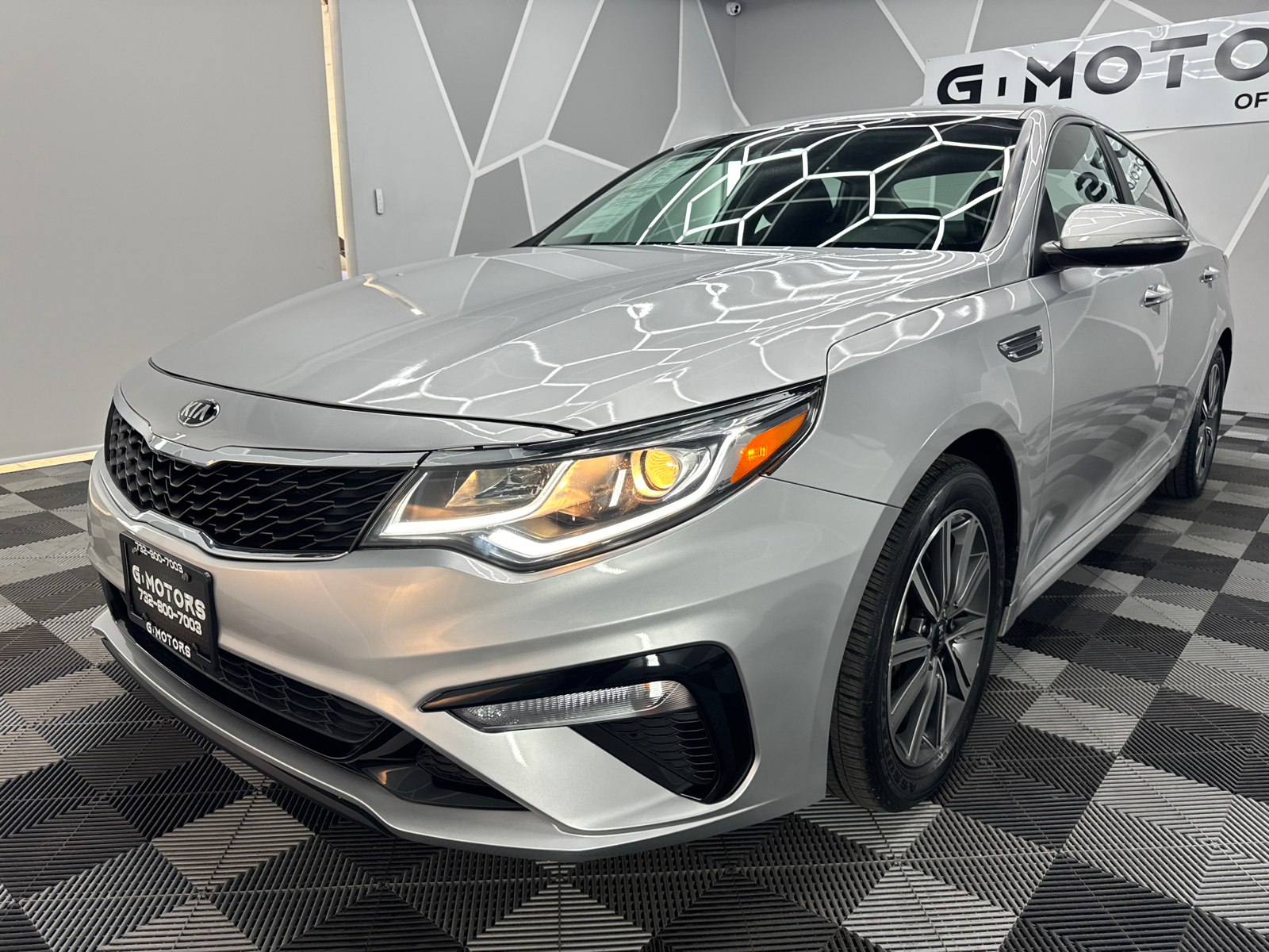 2019 Kia Optima LX Sedan 4D 17