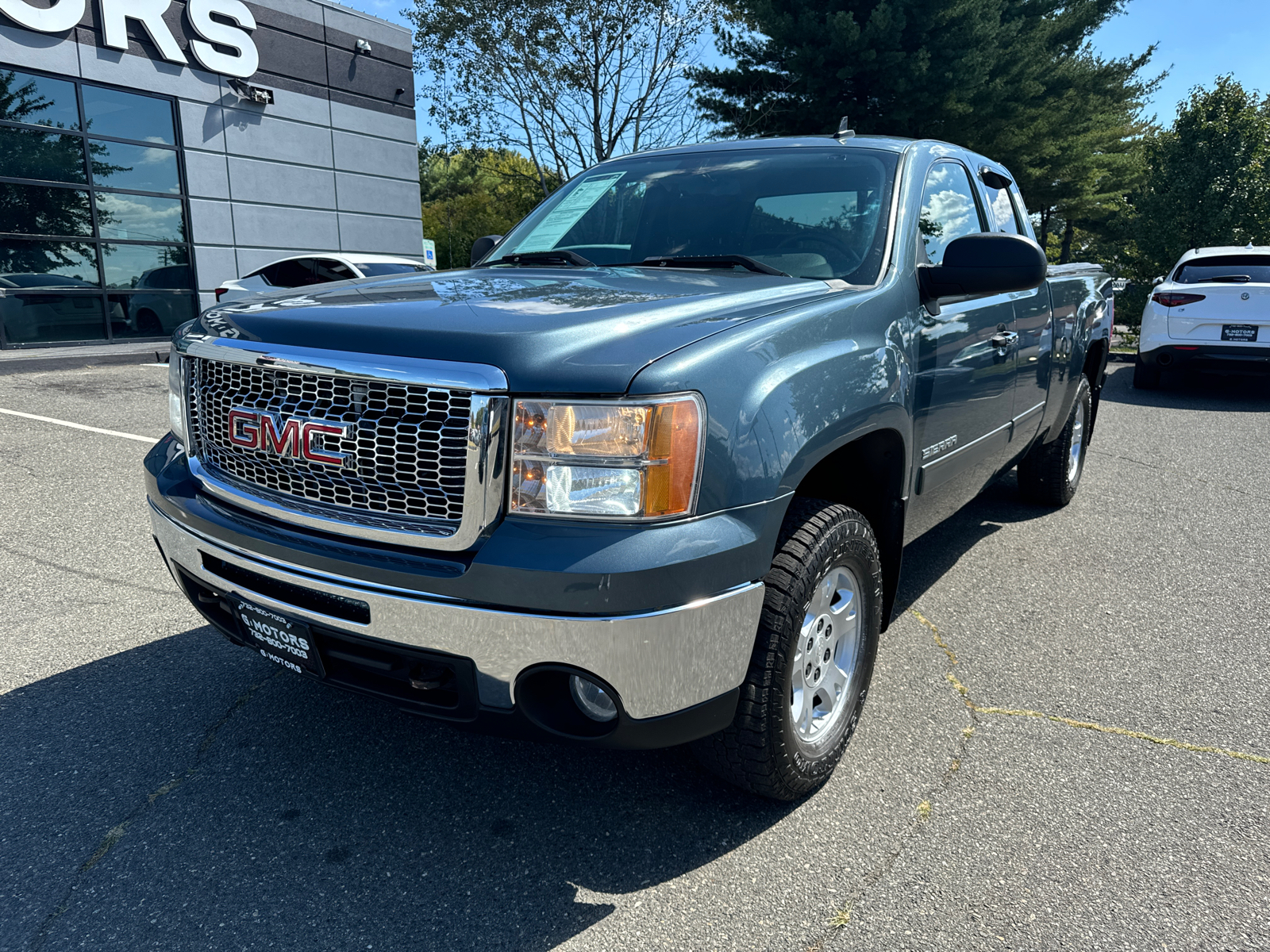 2013 GMC Sierra 1500 Extended Cab SLE Pickup 4D 6 1/2 ft 1