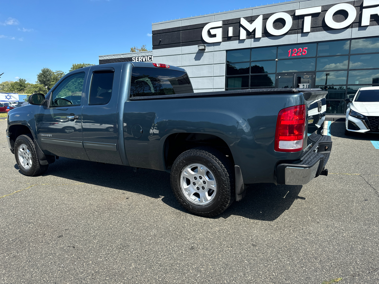 2013 GMC Sierra 1500 Extended Cab SLE Pickup 4D 6 1/2 ft 4