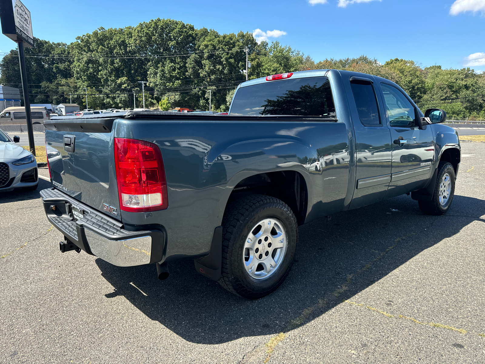 2013 GMC Sierra 1500 Extended Cab SLE Pickup 4D 6 1/2 ft 10