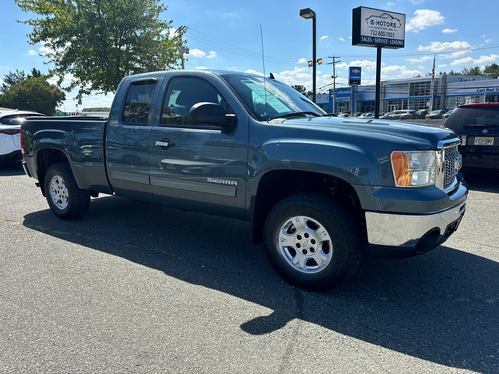 2013 GMC Sierra 1500 Extended Cab SLE Pickup 4D 6 1/2 ft 12