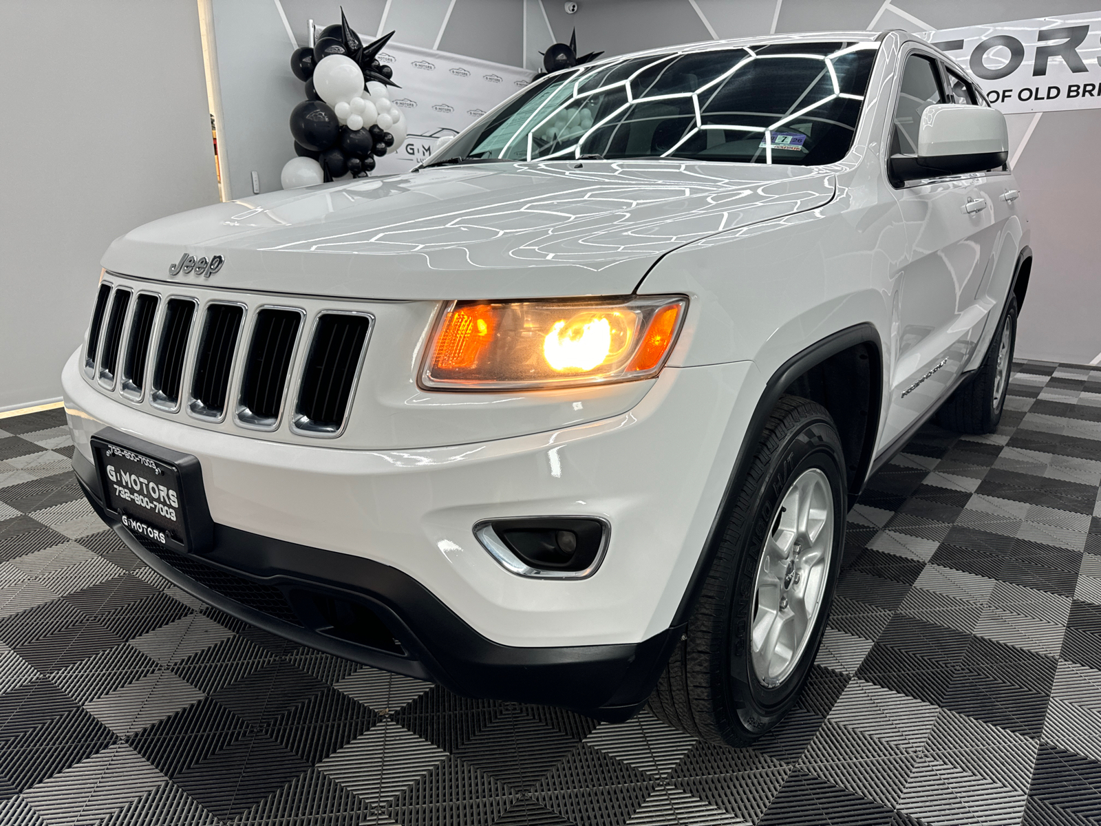 2016 Jeep Grand Cherokee Laredo Sport Utility 4D 17