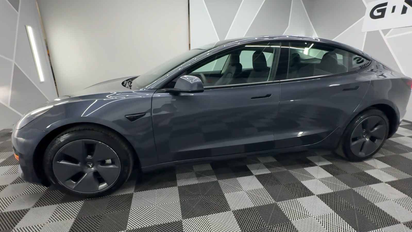 2022 Tesla Model 3 Standard Sedan 4D 6