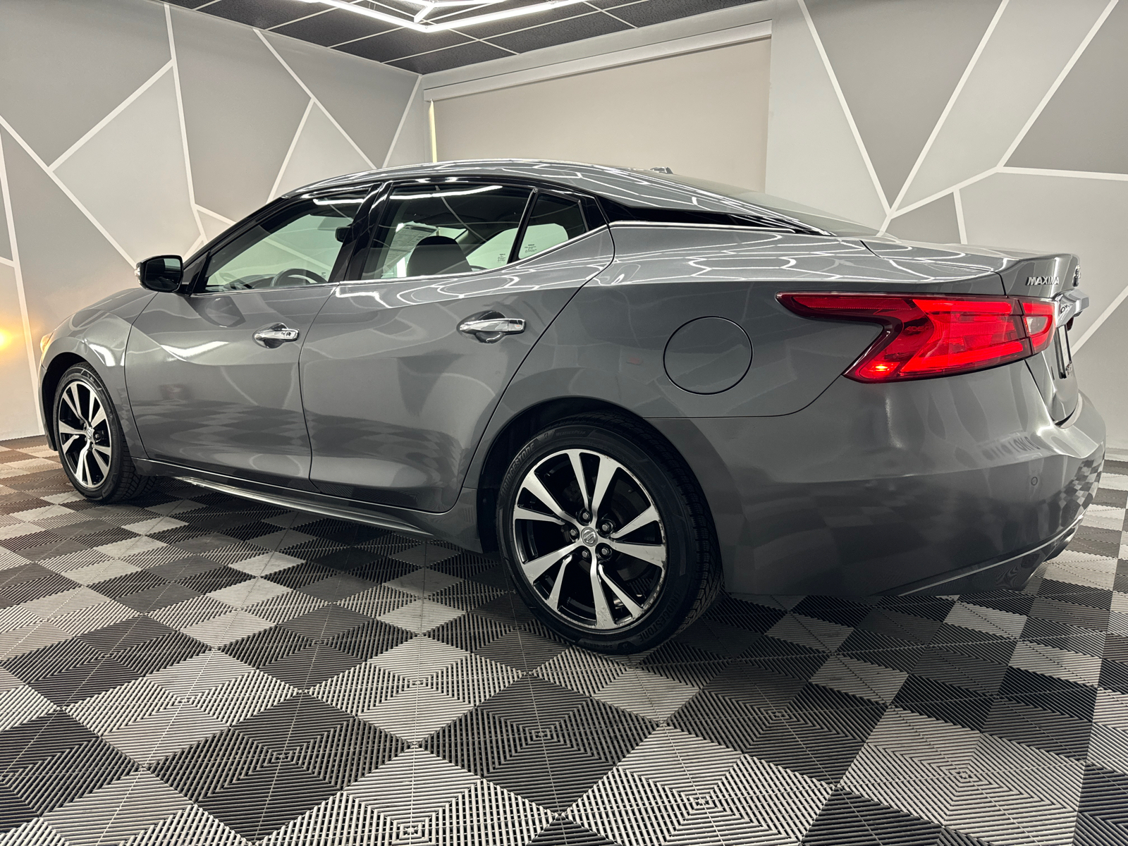 2018 Nissan Maxima SV Sedan 4D 4