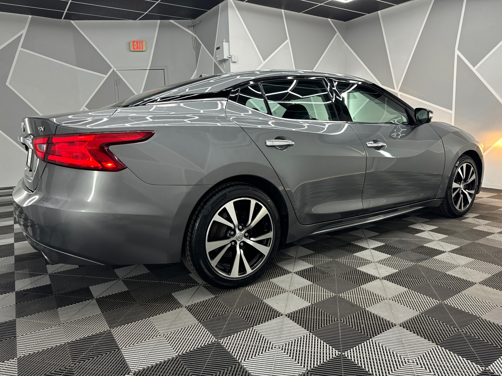 2018 Nissan Maxima SV Sedan 4D 10