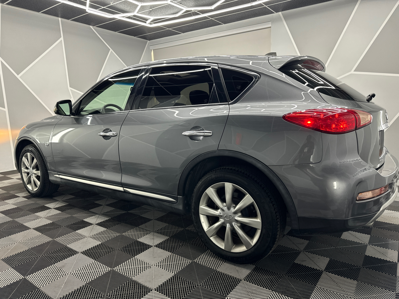 2017 INFINITI QX50 Sport Utility 4D 4