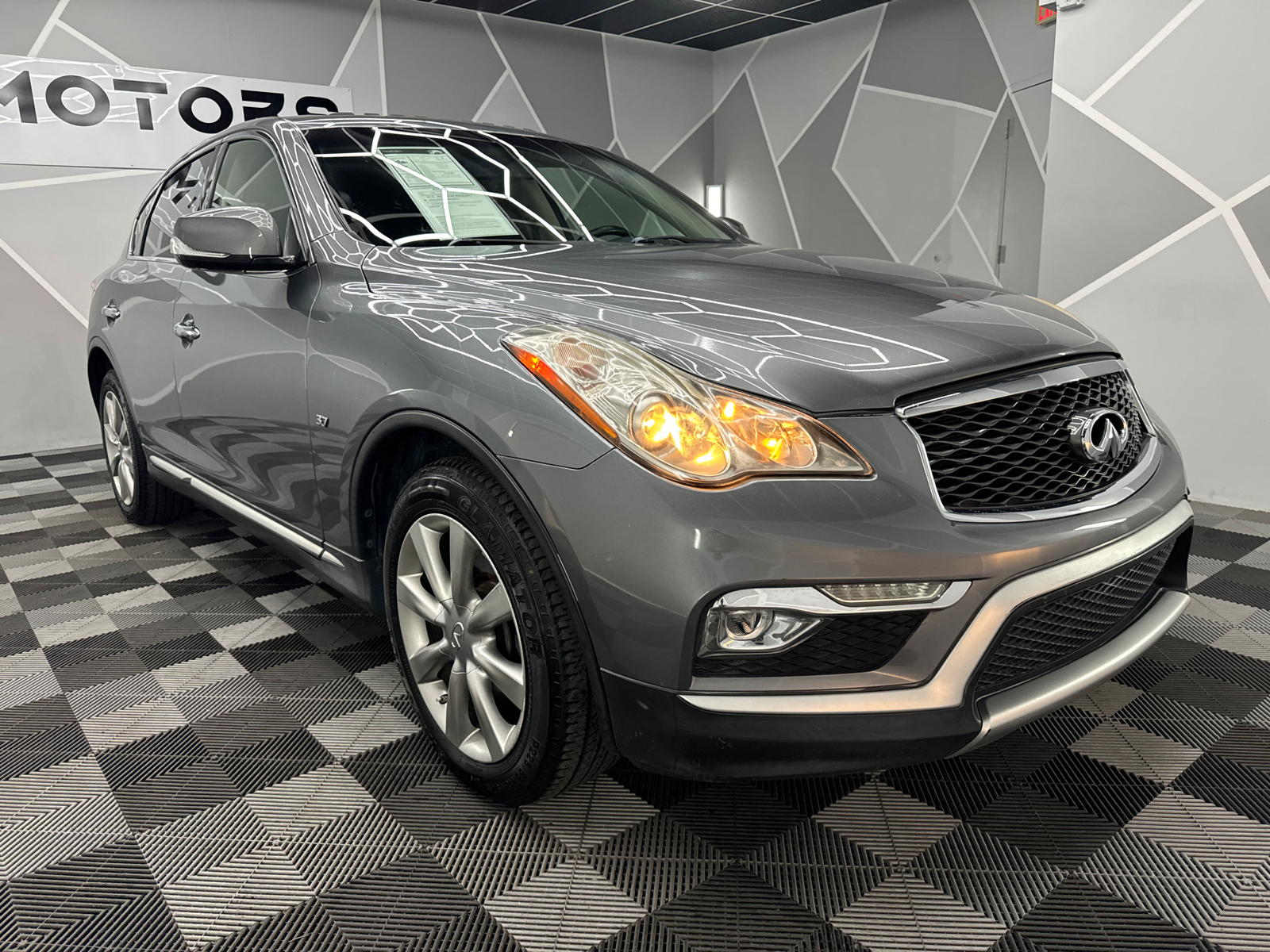 2017 INFINITI QX50 Sport Utility 4D 13