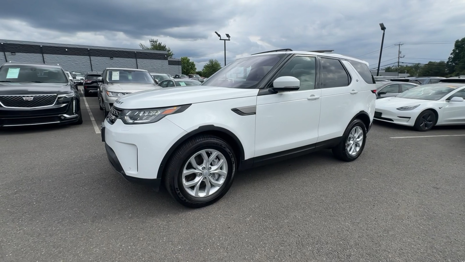 2020 Land Rover Discovery SE Sport Utility 4D 2