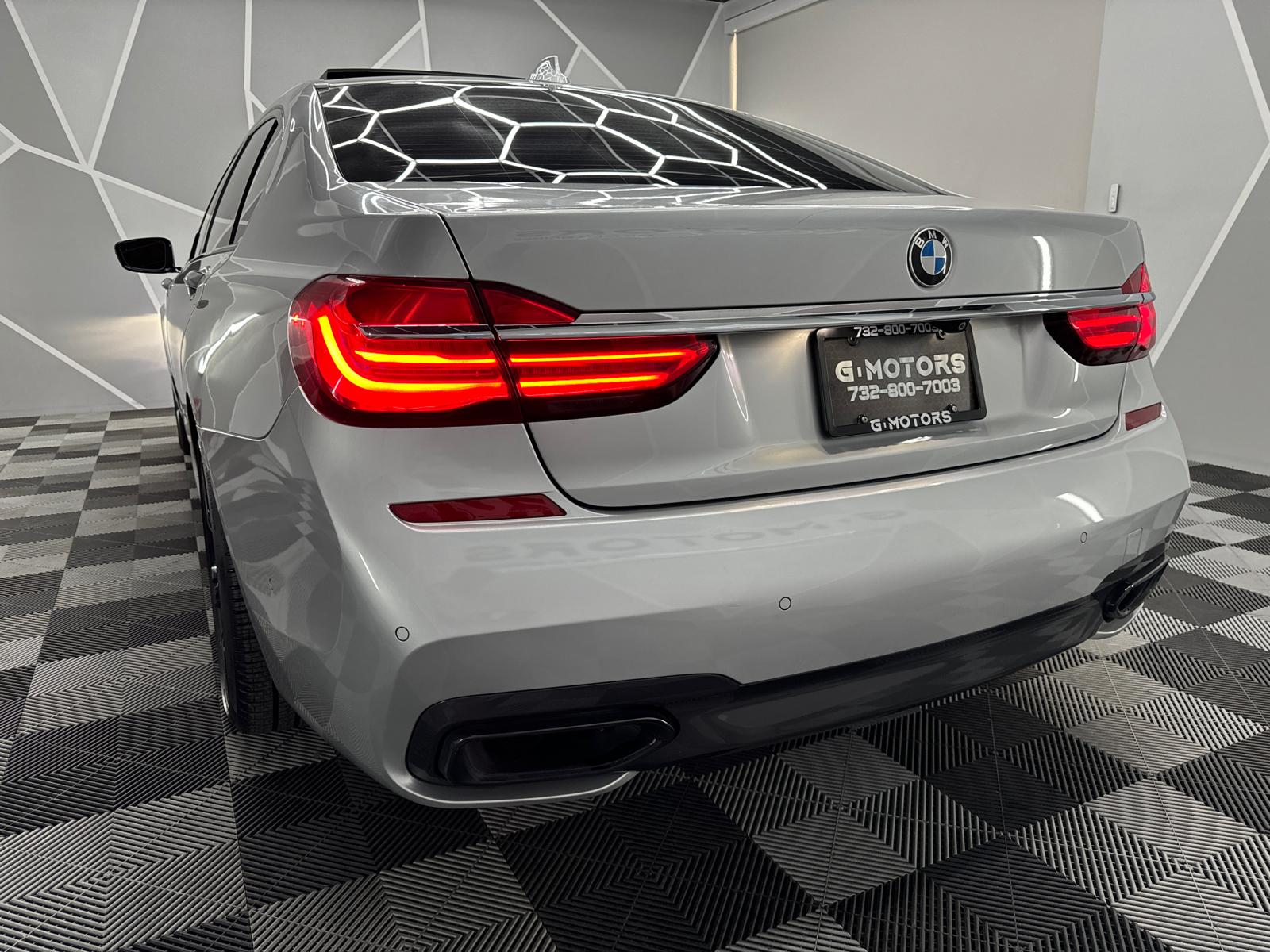 2017 BMW 7 Series  6