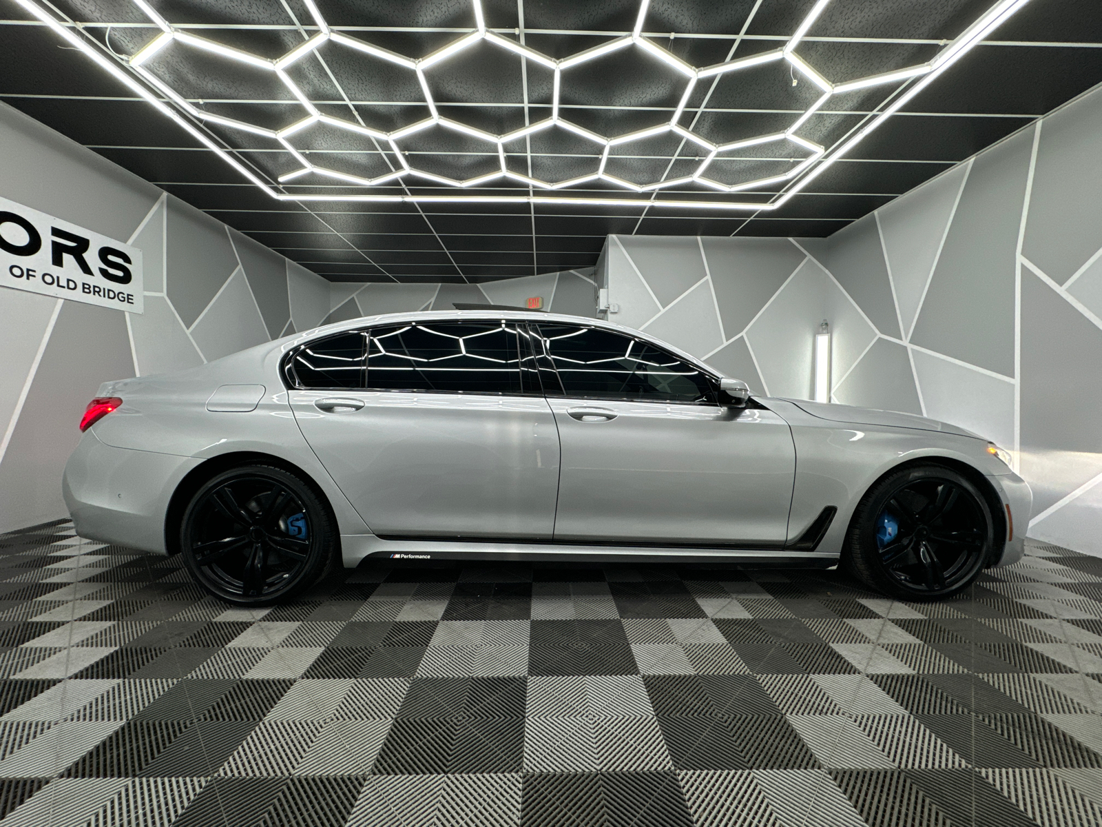 2017 BMW 7 Series  11