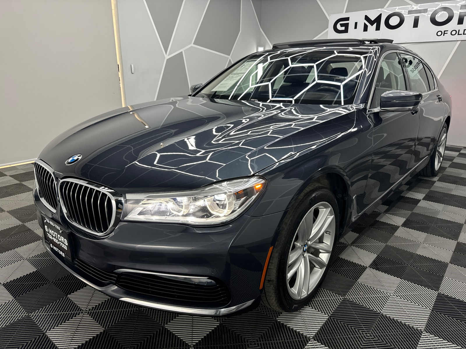 2018 BMW 7 Series 750i xDrive Sedan 4D 1