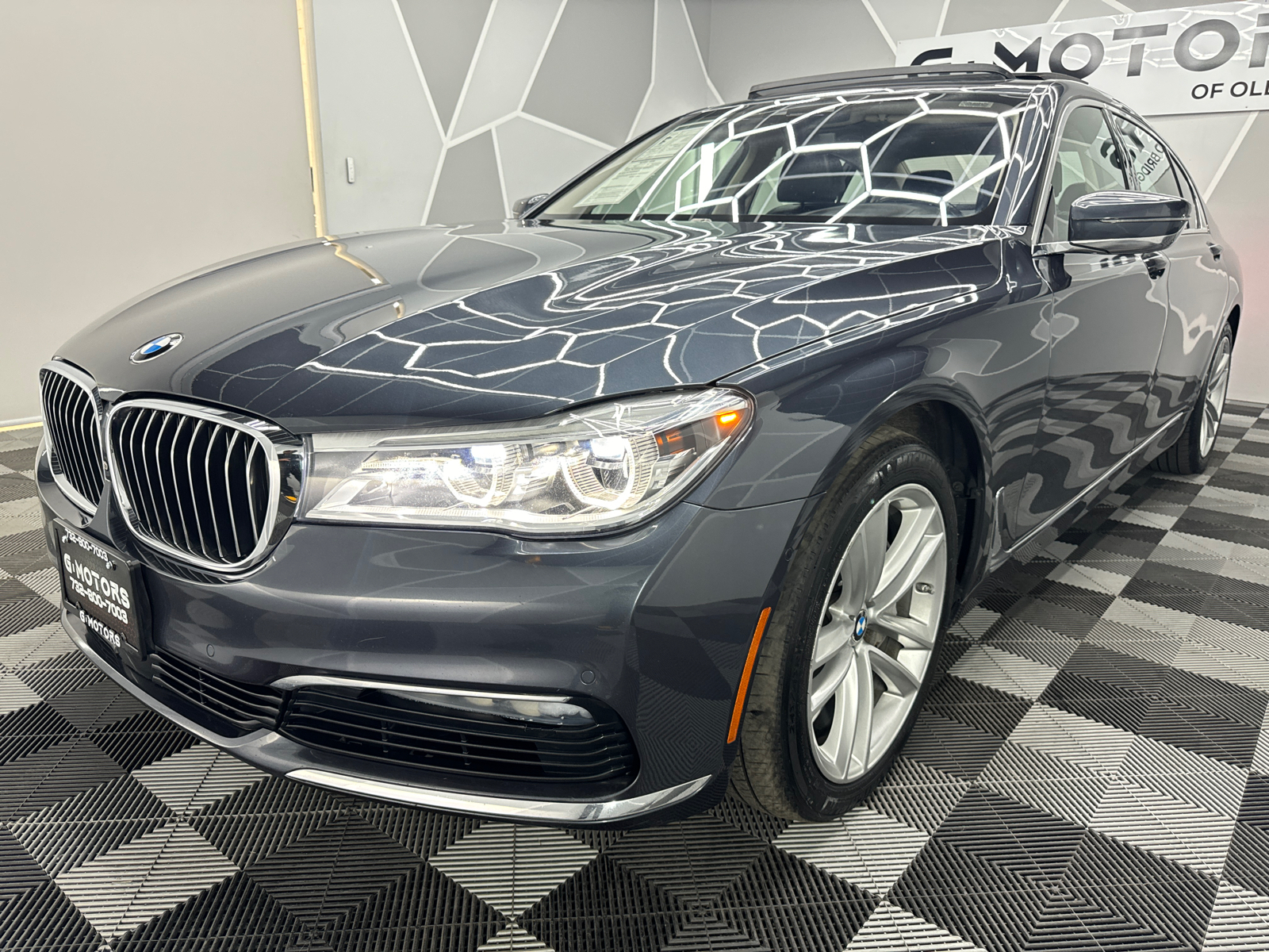 2018 BMW 7 Series 750i xDrive Sedan 4D 17