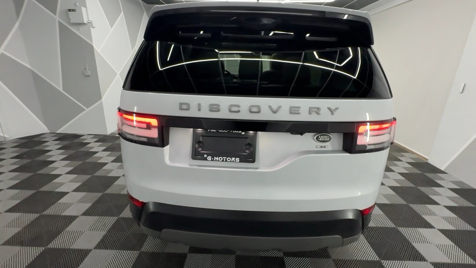 2020 Land Rover Discovery SE Sport Utility 4D 11