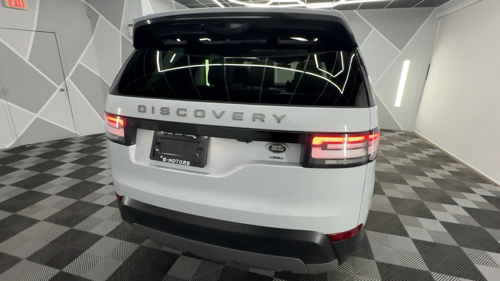 2020 Land Rover Discovery SE Sport Utility 4D 12