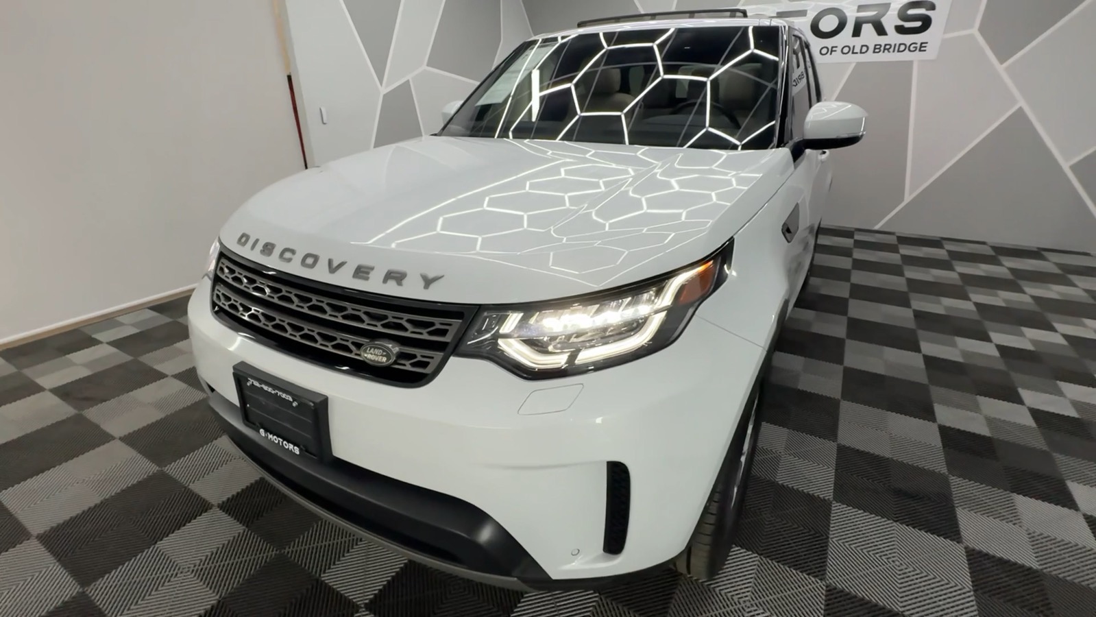 2020 Land Rover Discovery SE Sport Utility 4D 23