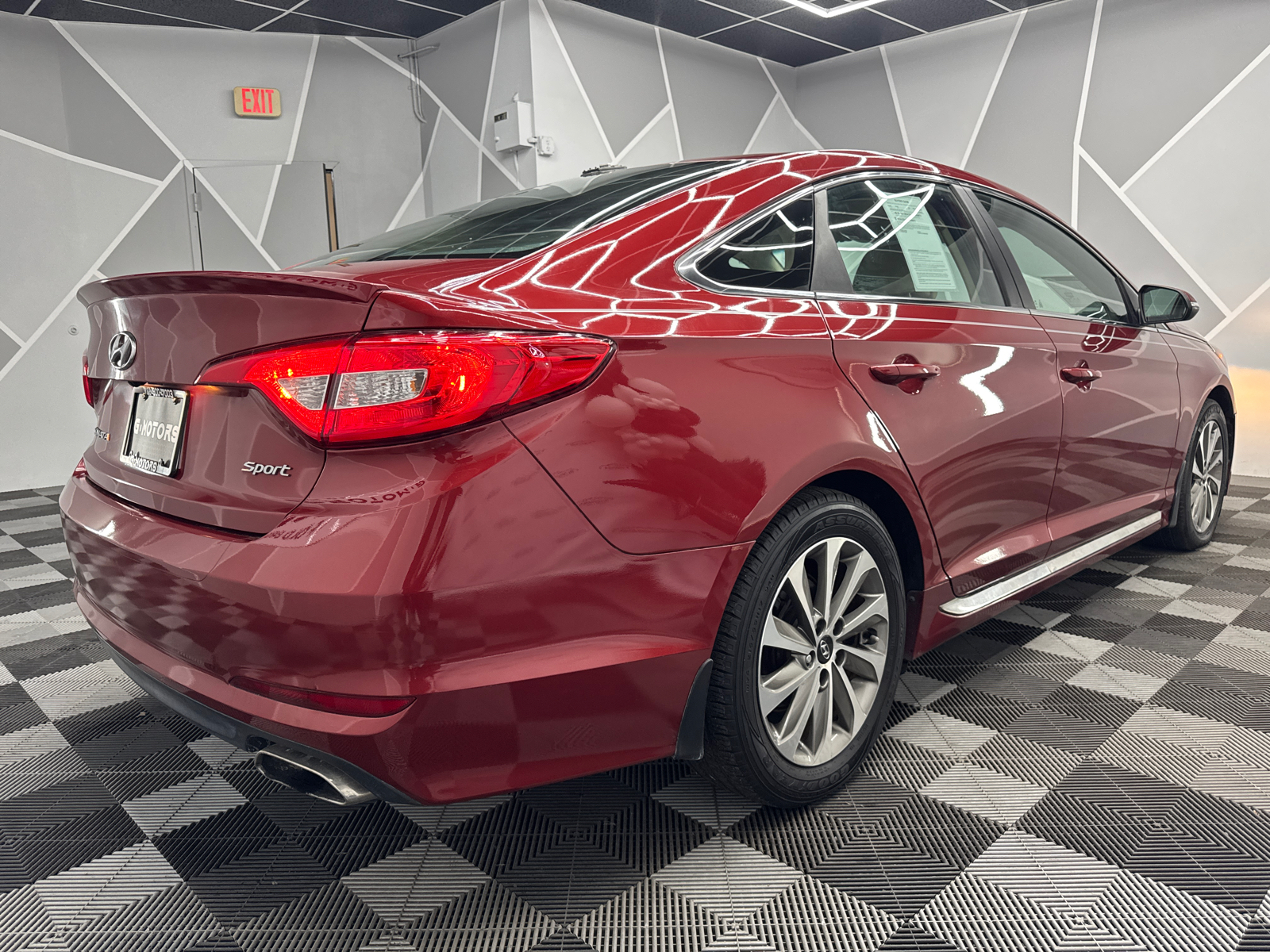 2016 Hyundai Sonata Sport Sedan 4D 10