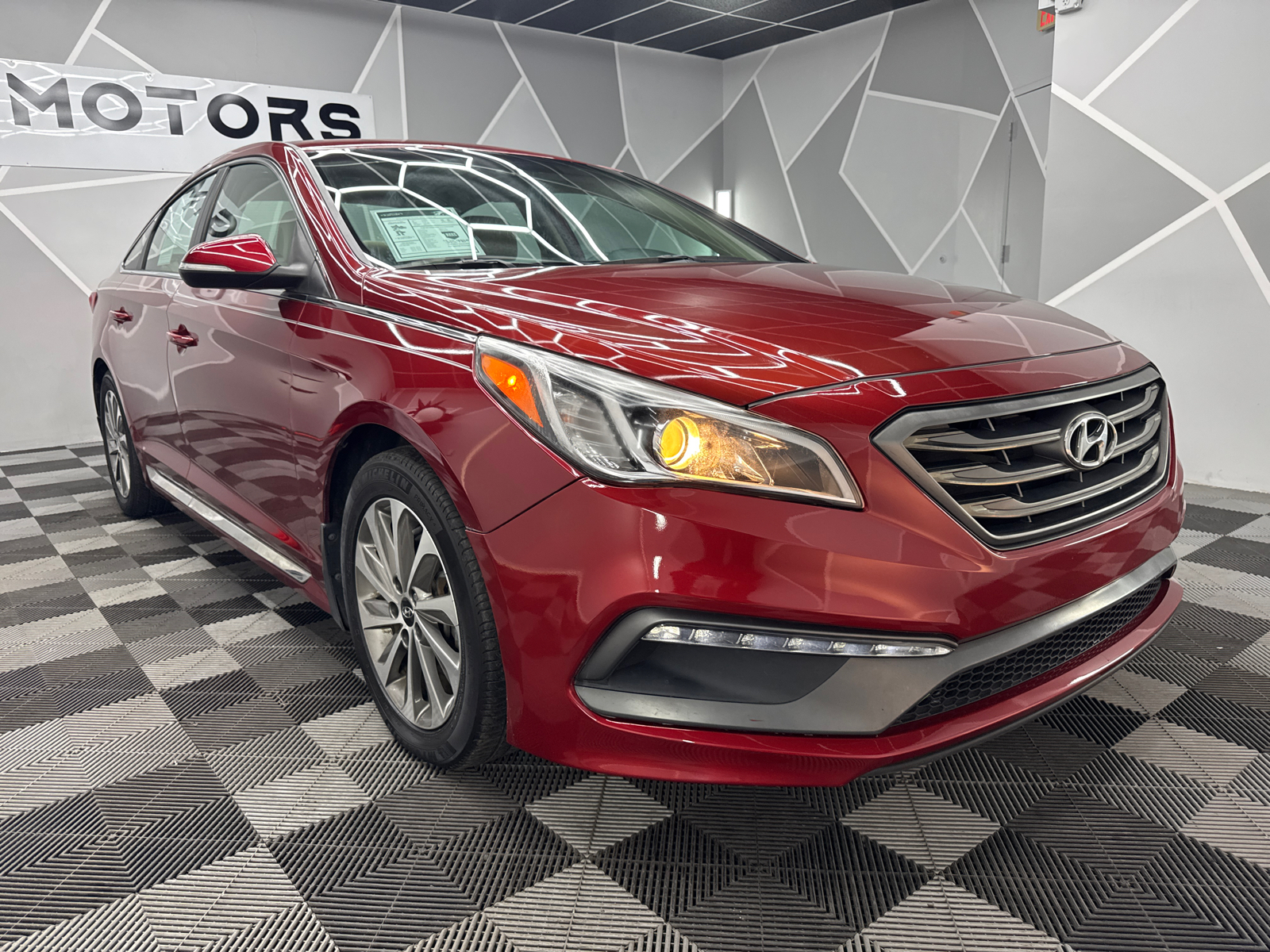 2016 Hyundai Sonata Sport Sedan 4D 13