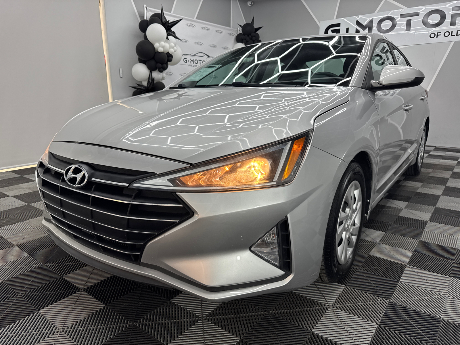 2019 Hyundai Elantra SE Sedan 4D 1