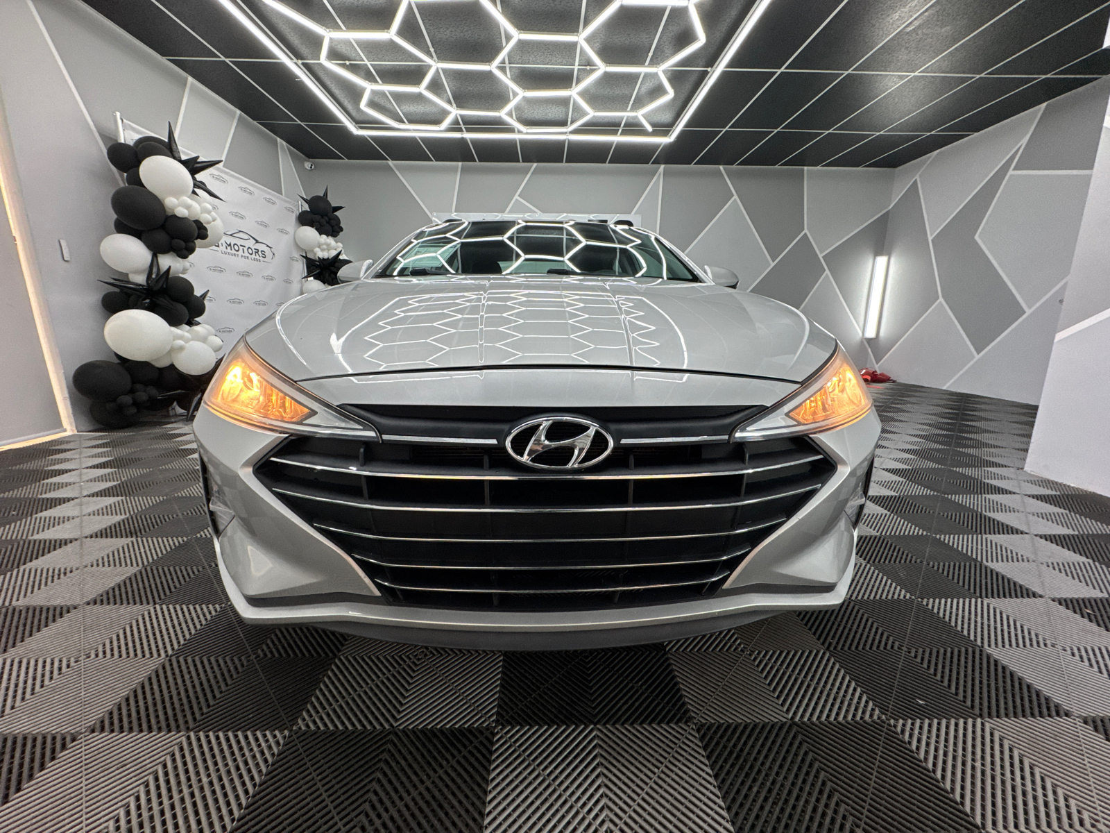 2019 Hyundai Elantra SE Sedan 4D 15