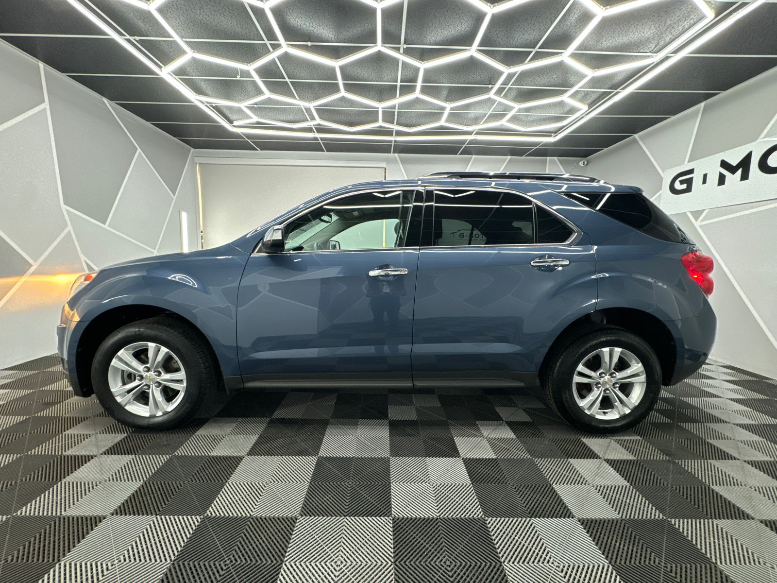 2011 Chevrolet Equinox LTZ Sport Utility 4D 3