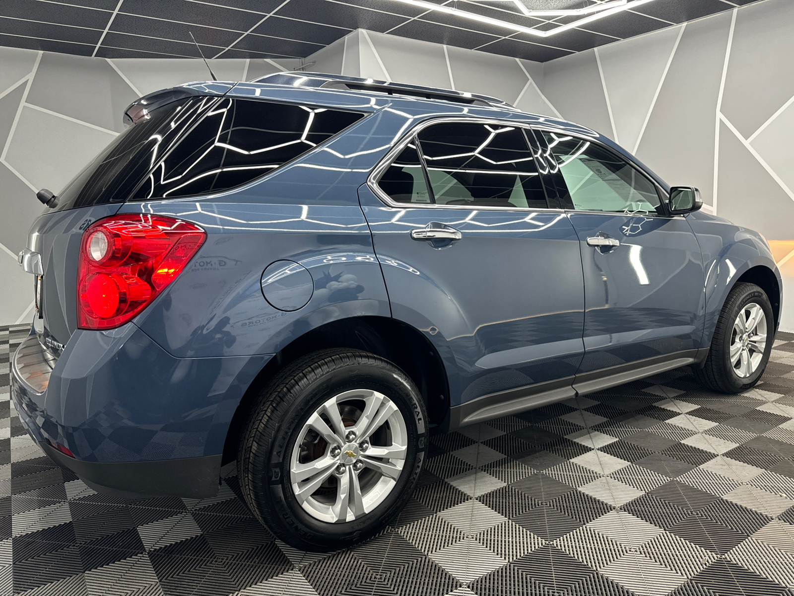 2011 Chevrolet Equinox LTZ Sport Utility 4D 10