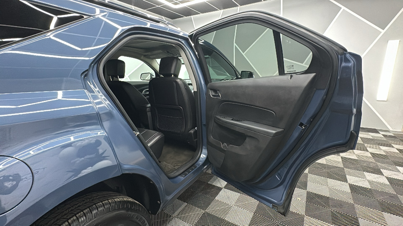 2011 Chevrolet Equinox LTZ Sport Utility 4D 24