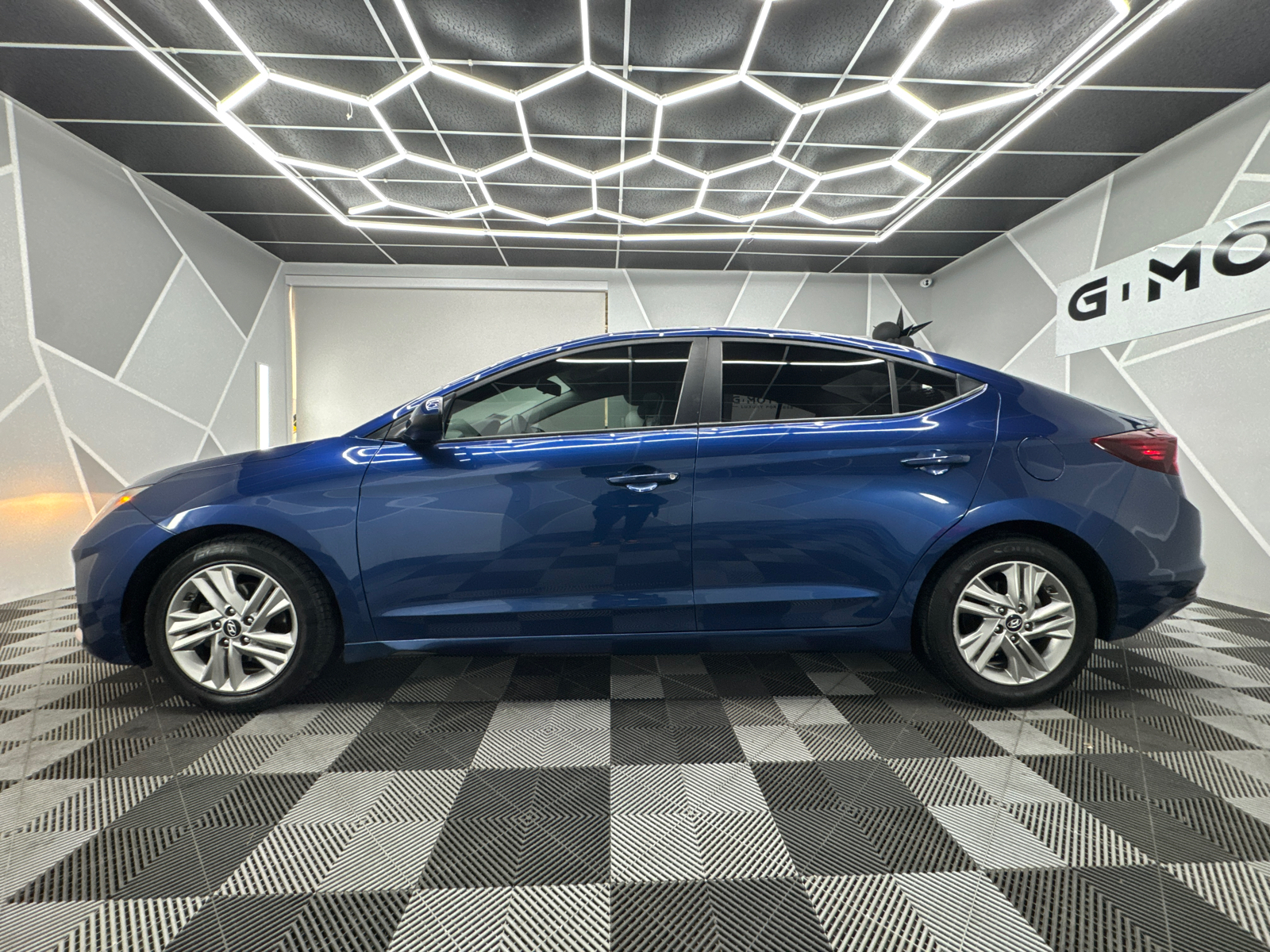 2019 Hyundai Elantra SEL Sedan 4D 3