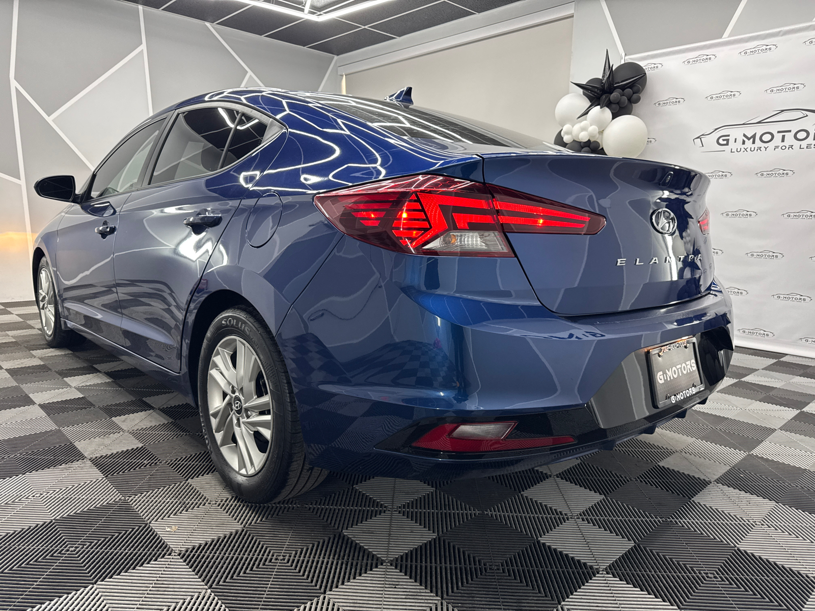 2019 Hyundai Elantra SEL Sedan 4D 5