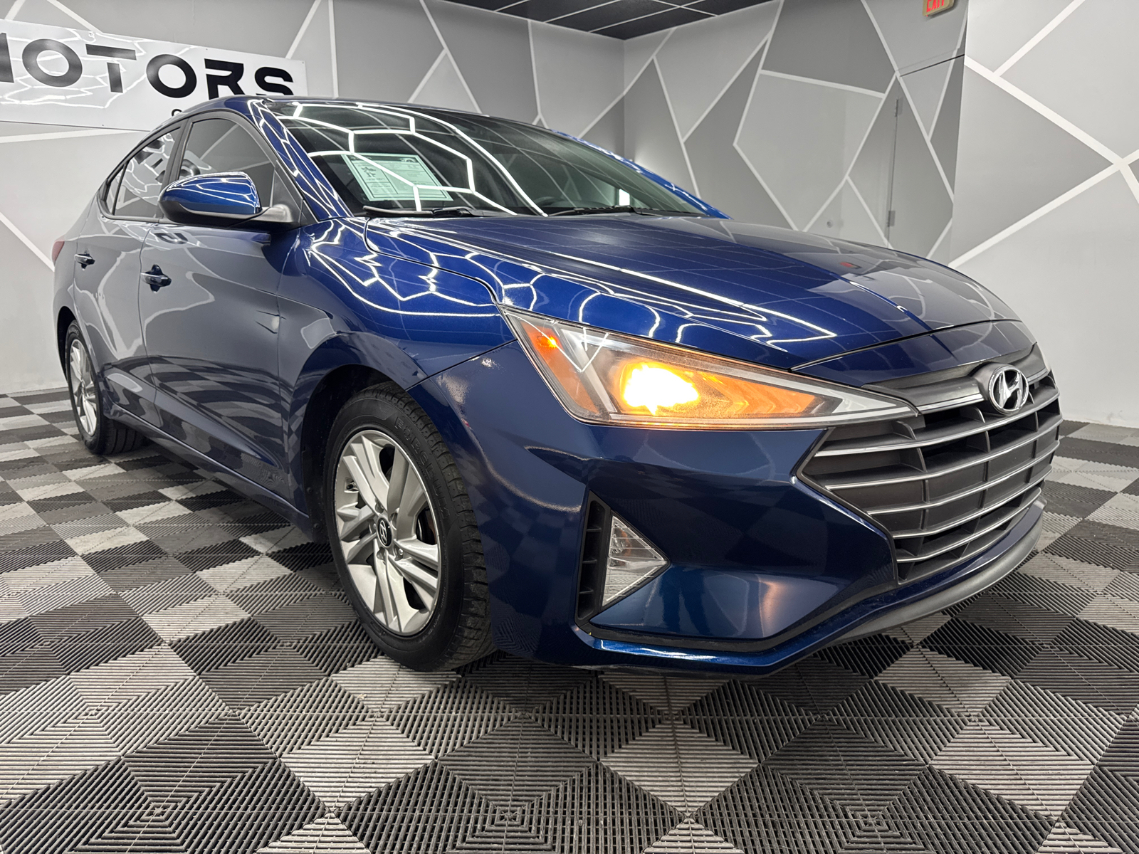 2019 Hyundai Elantra SEL Sedan 4D 13