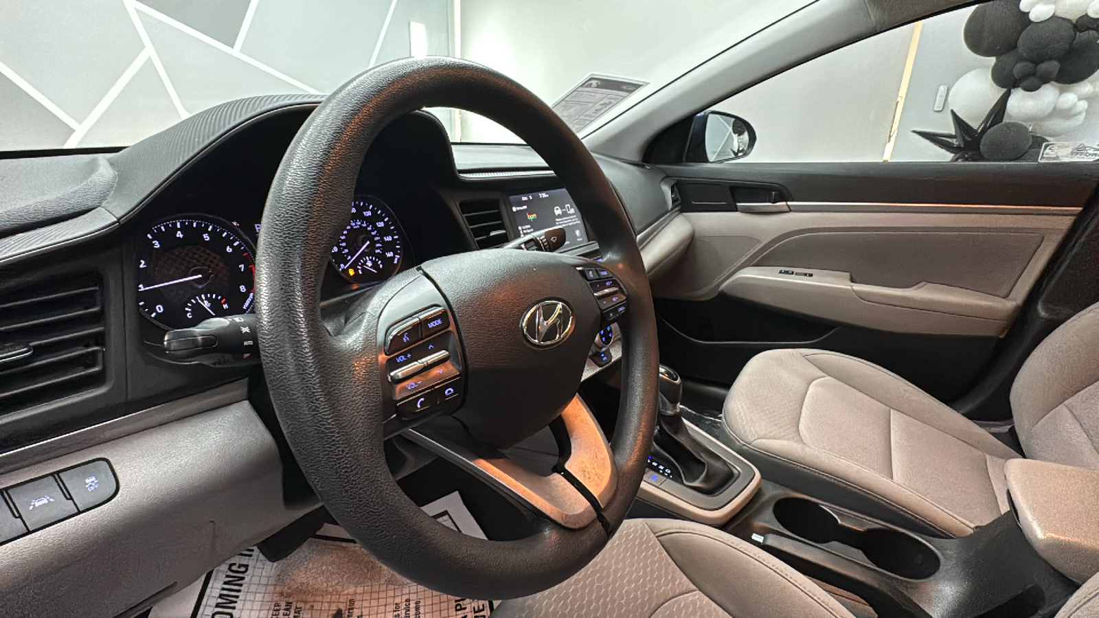 2019 Hyundai Elantra SEL Sedan 4D 38