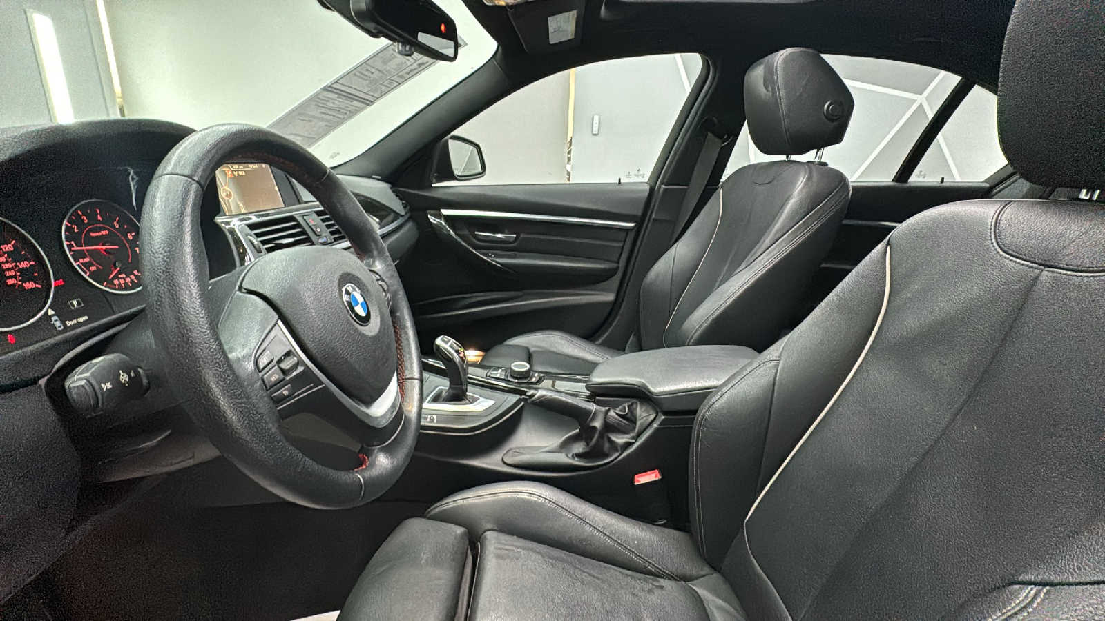 2016 BMW 3 Series  36