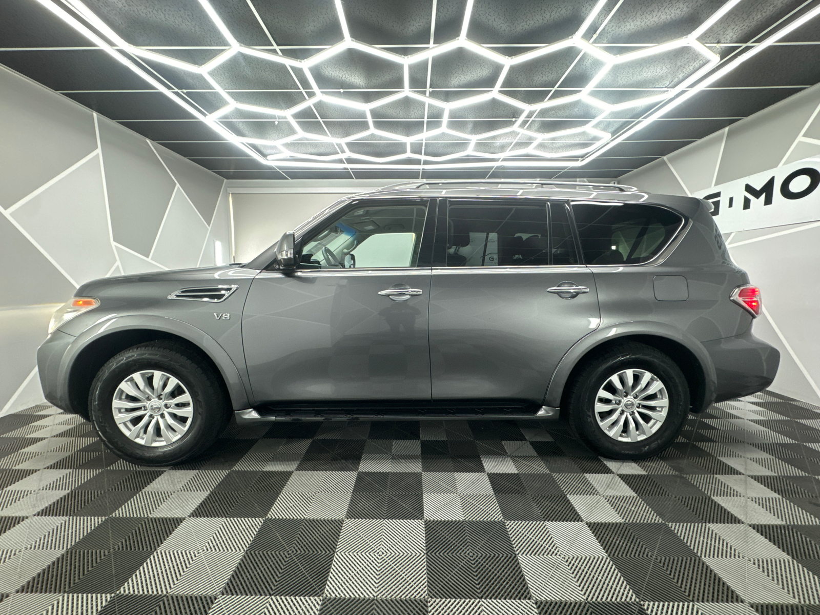 2017 Nissan Armada  3