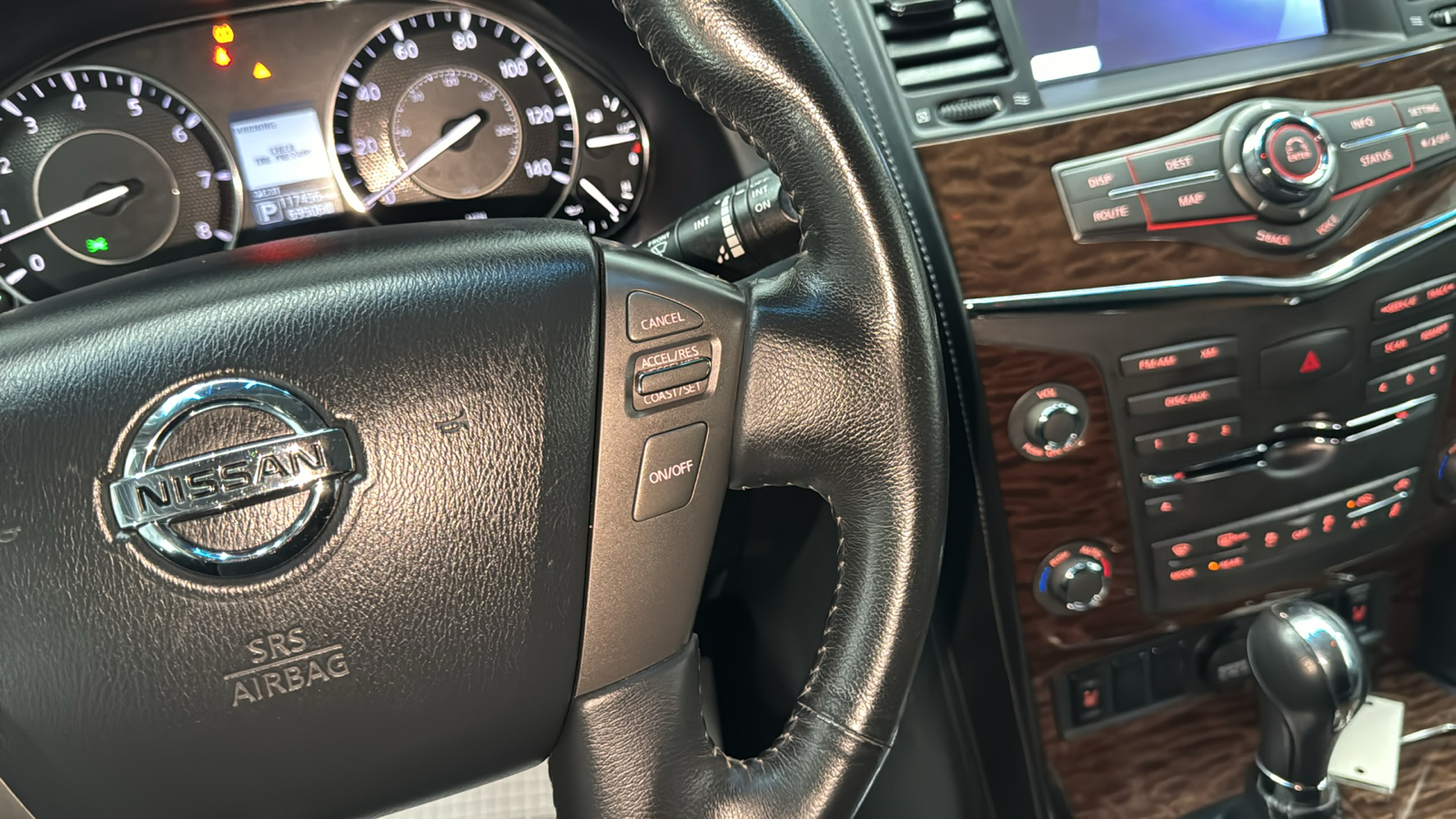 2017 Nissan Armada  45