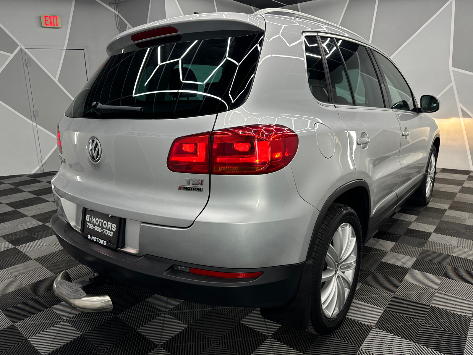 2016 Volkswagen Tiguan 2.0T SEL 4Motion Sport Utility 4D 9