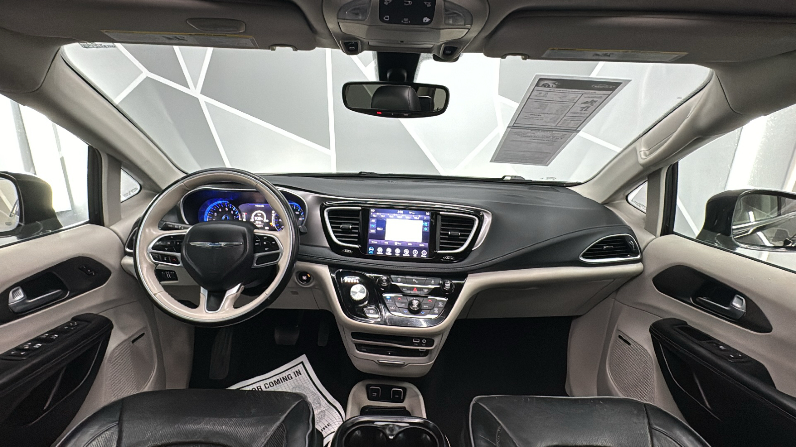 2019 Chrysler Pacifica Limited Minivan 4D 44