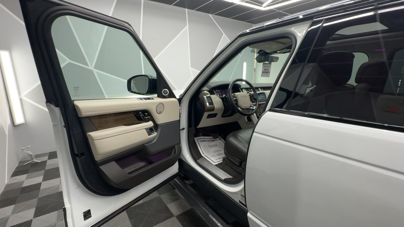 2019 Land Rover Range Rover HSE Sport Utility 4D 28