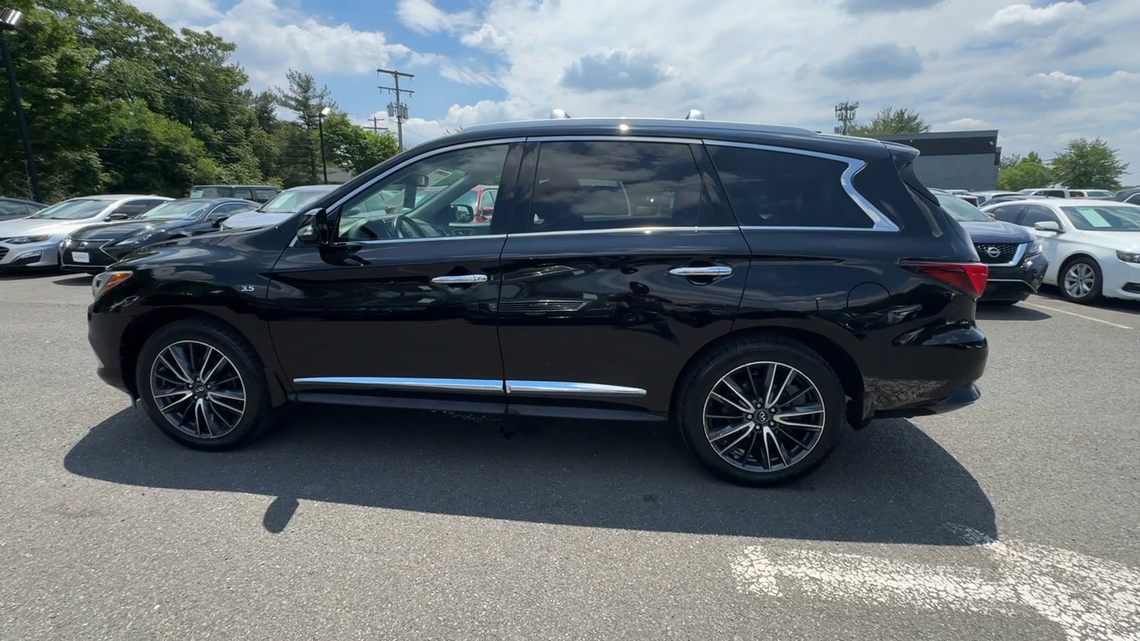 2019 INFINITI QX60 LUXE Sport Utility 4D 4