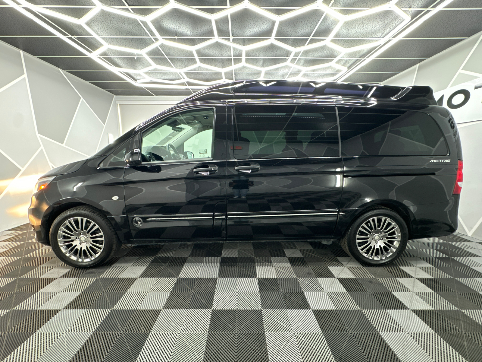 2019 Mercedes-Benz Metris  2