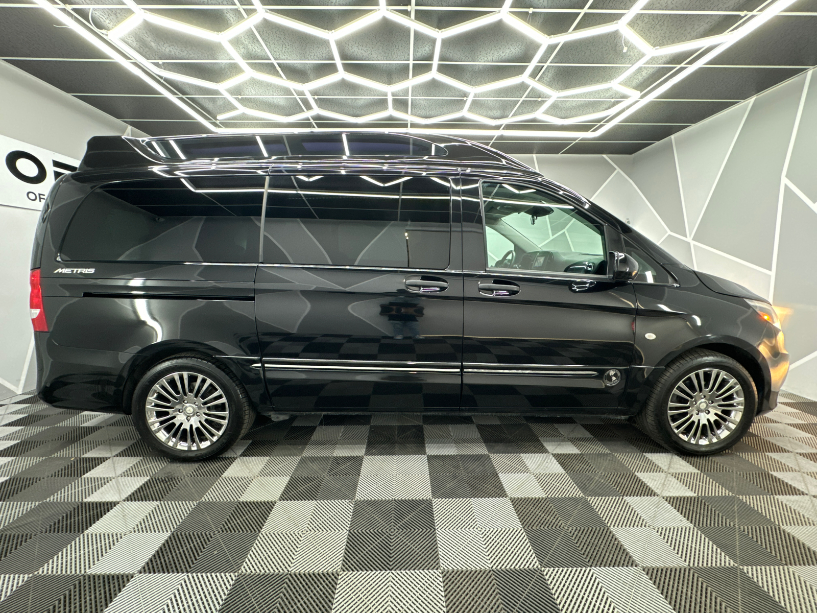 2019 Mercedes-Benz Metris  8