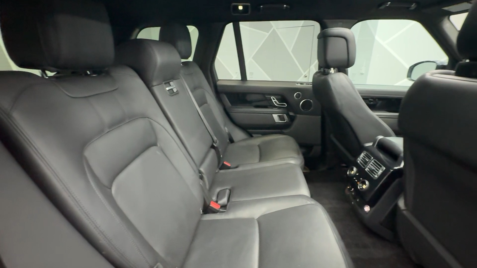 2019 Land Rover Range Rover HSE Sport Utility 4D 34