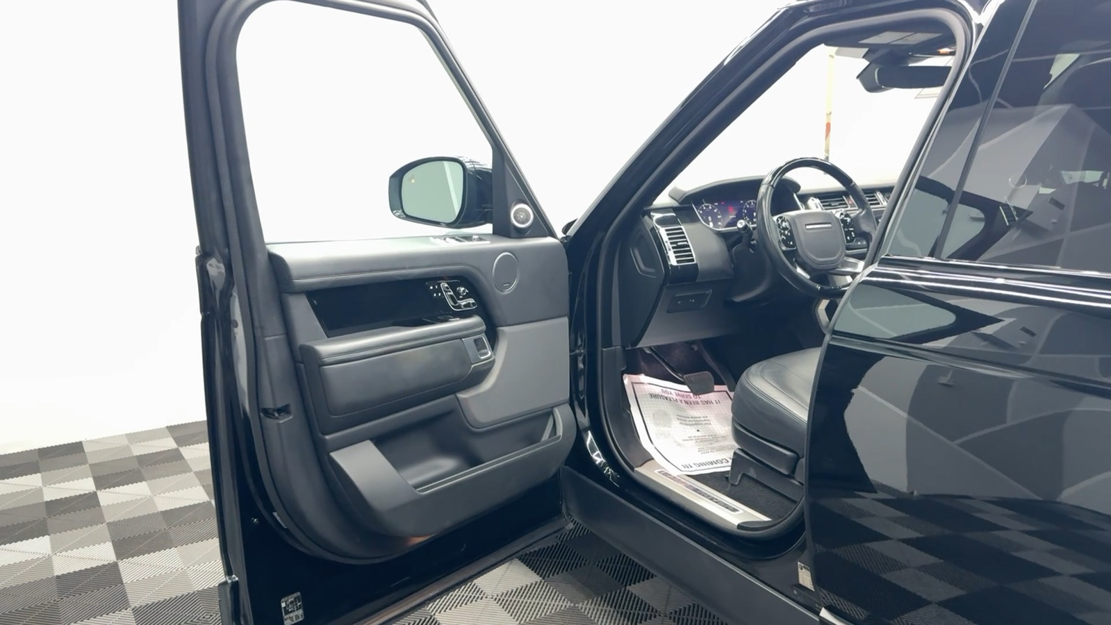 2019 Land Rover Range Rover HSE Sport Utility 4D 39