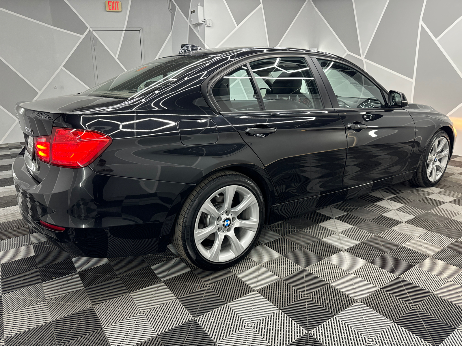 2015 BMW 3 Series 328i xDrive Sedan 4D 8