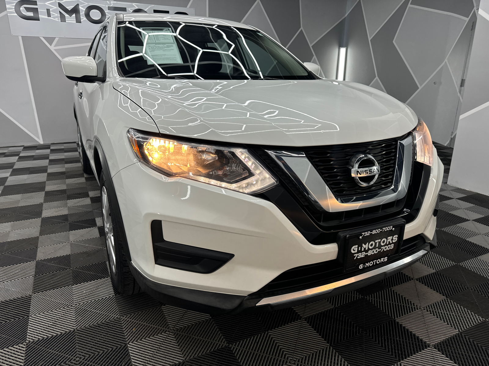 2017 Nissan Rogue  14