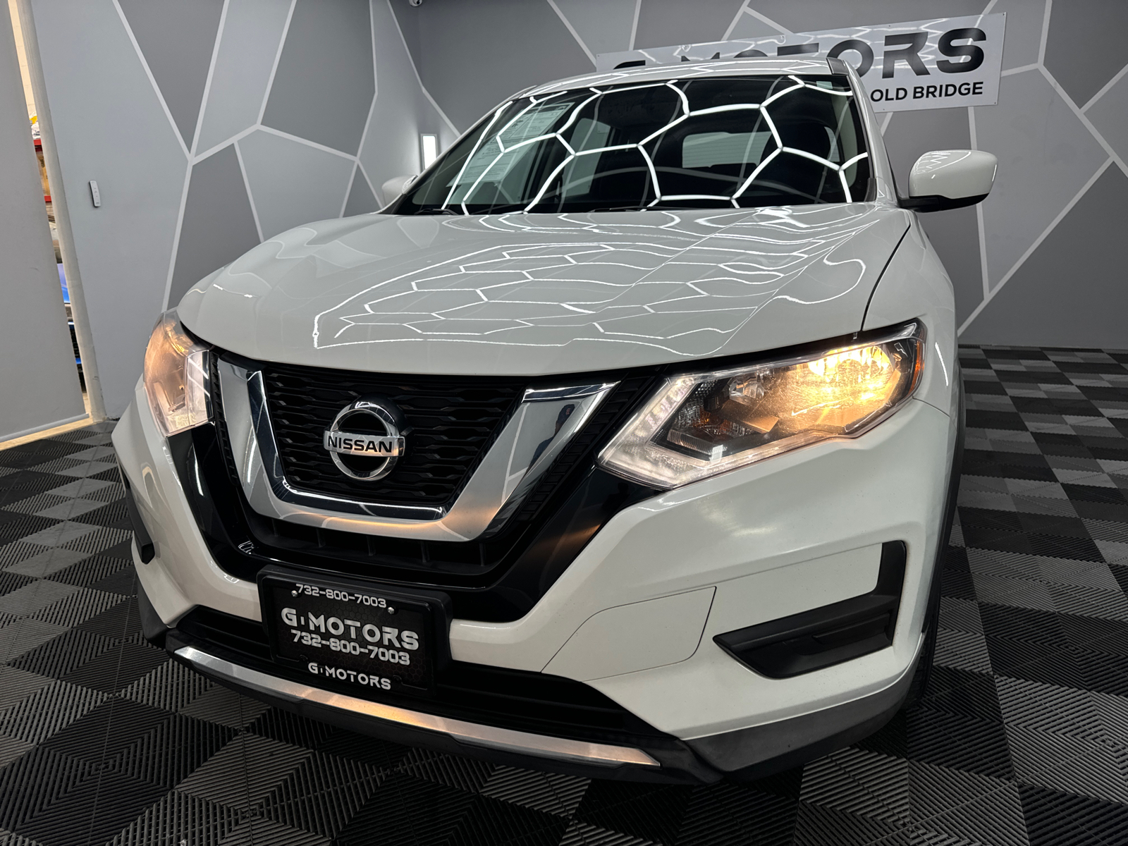 2017 Nissan Rogue  16