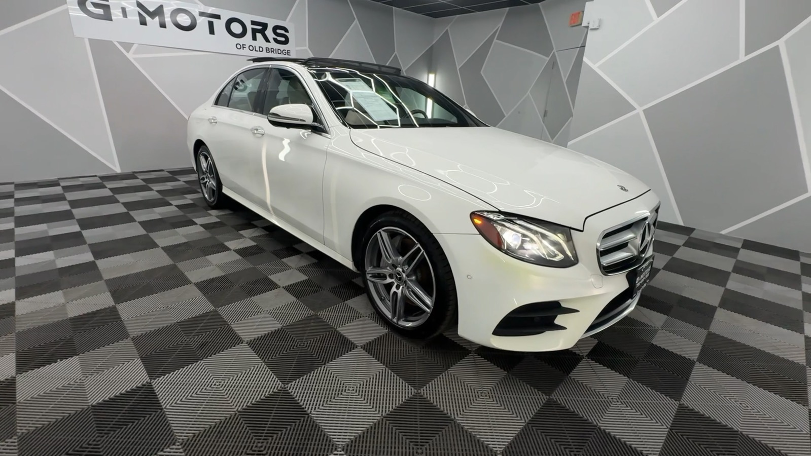 2019 Mercedes-Benz E-Class E 300 4MATIC Sedan 4D 9