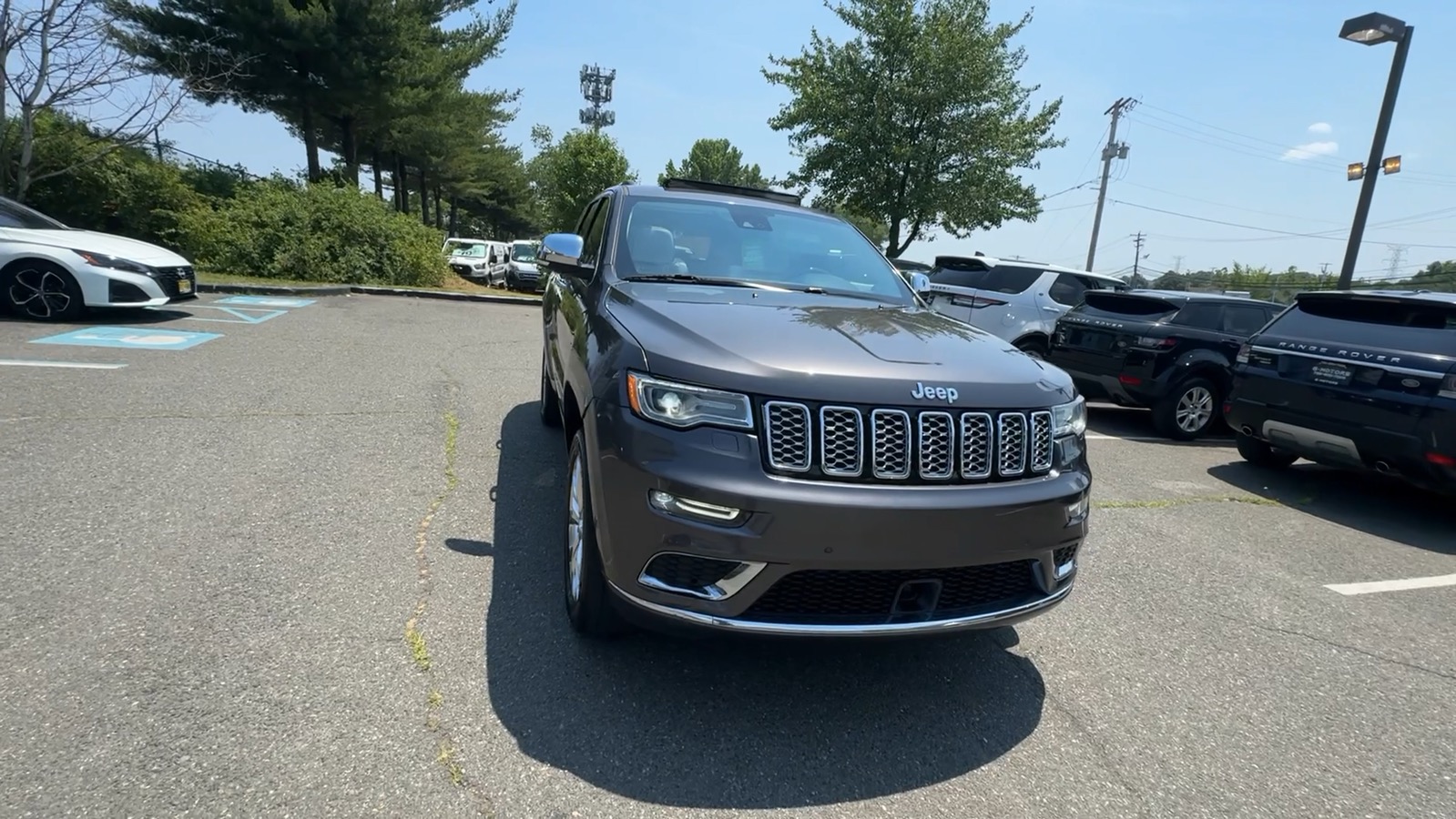 2019 Jeep Grand Cherokee Summit Sport Utility 4D 13